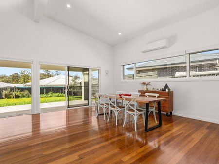 A LIFESTYLE OF COMFORT AND COASTAL CHARM - Photo 3