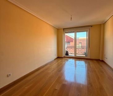 Piso de alquiler en Travesía de Ramón y Cajal, Zona Norte - Photo 2