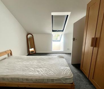 3 bedroom terraced house to rent - Photo 3