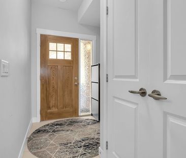 Beautiful Townhome – Shannon Lake - Photo 3