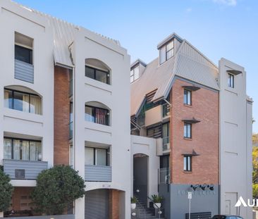 Modern Fortitude Valley Apartment FULLY FURNISHED with Courtyard Li... - Photo 6