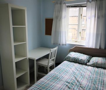 3 bedroom private hall to rent - Photo 3