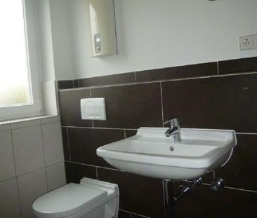 Wohlfühlen leicht gemacht – 2 Zimmer, Balkon und Bad mit Wanne und ... - Photo 1