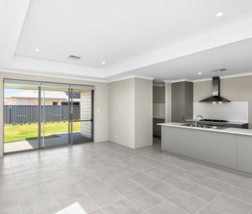 Spacious 4 Bedroom Family Home in Sought-After Lakelands Location - Photo 4