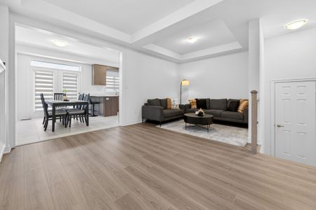 For Lease - 271 Great Falls Boulevard, Hamilton, Ontario - Photo 2