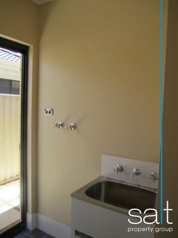 19 Dora Street, Queens Park - Photo 3