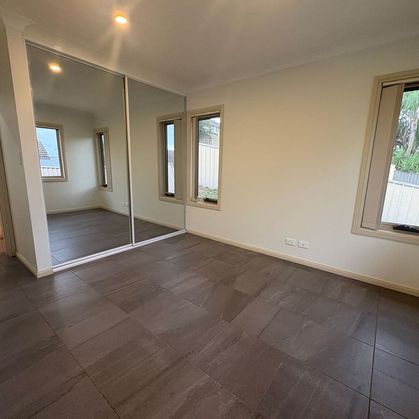 Modern & Spacious 2-Bedroom Granny Flat in Prime St Marys Location - Photo 1