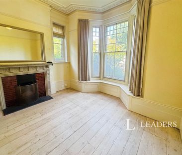 5 bedroom house to rent Lower Park Road, Hastings, East Sussex, TN34 - Photo 2