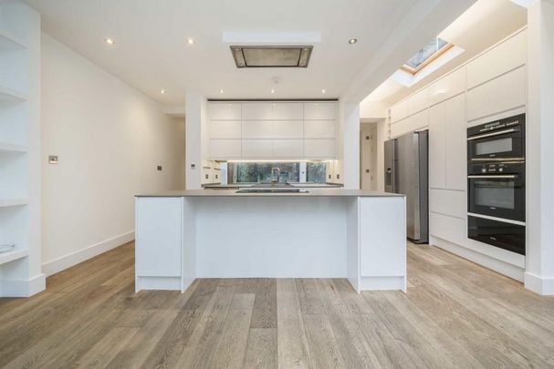 6 bedroom semi-detached house to rent - Photo 1