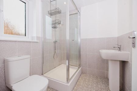 3 bedroom detached house to rent - Photo 5