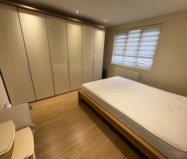 5 Bed Terraced House, Princes Avenue, N13 - Photo 4