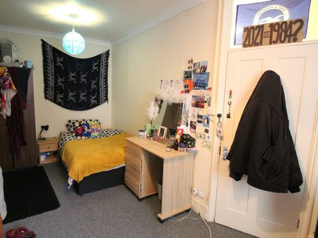 Flat to rent on - Photo 5