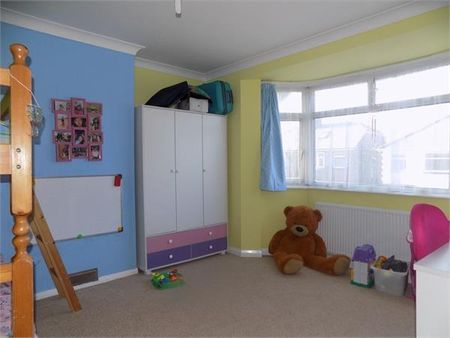 3 bedroom semi-detached house to rent - Photo 3