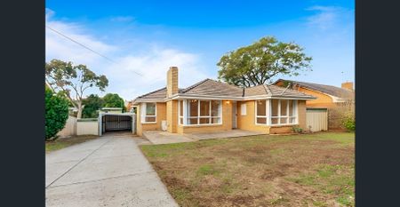 Stylish & Comfortable Living in a Quiet Court Location - Photo 3