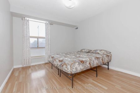 18 Knightsbridge Road #304 - Photo 2