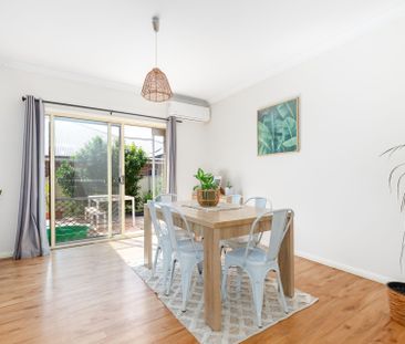 Neat, Brick Family Home - Photo 4