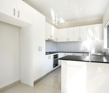 1B Meakin Crescent, Chester Hill NSW 2162 - House For Rent | Domain - Photo 6