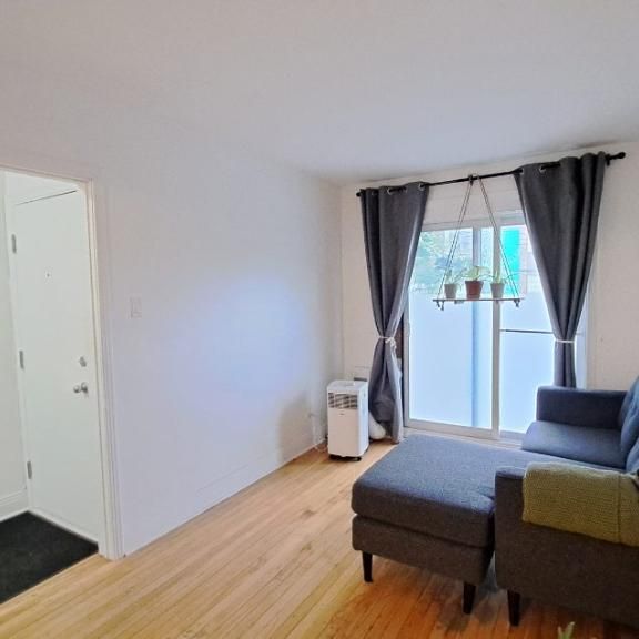 3 1/2 chambre ouverte- sur la Rue Bélanger (H1T 1B4) ; 3 1/2 open room - Photo 1