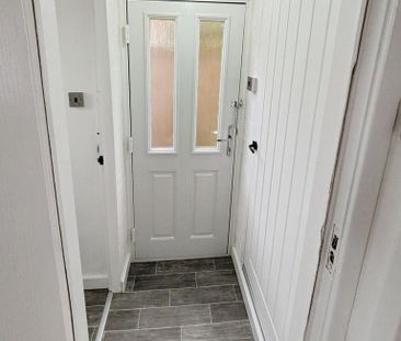 2 bedroom semi-detached house to rent - Photo 5