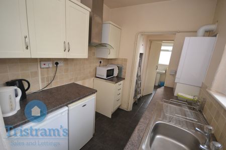 4 bed Shared House for Rent - Photo 2