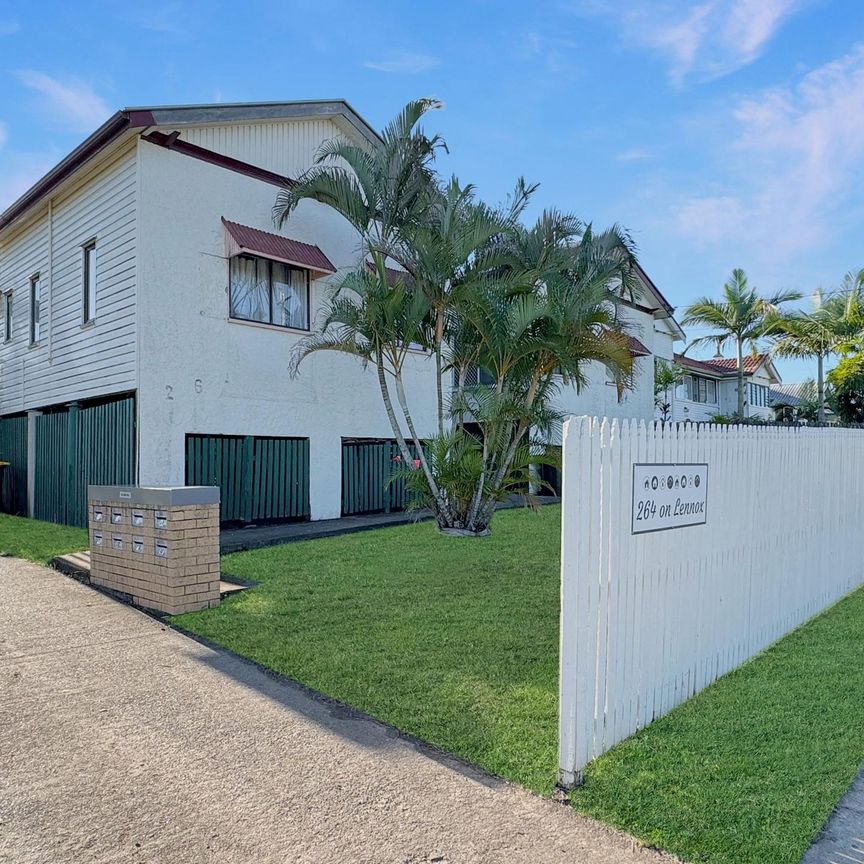 Renovated 2 Bedroom Unit - Close to Everything - Photo 1