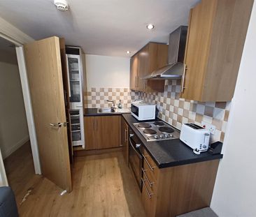 Colum Road Cardiff - Photo 1