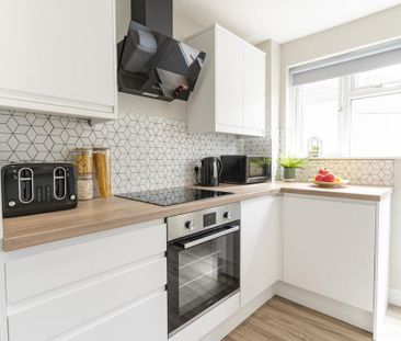 4 bedroom terraced house to rent - Photo 2