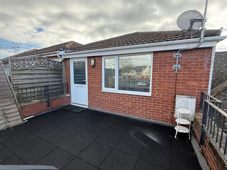 1 bedroom flat to rent - Photo 5