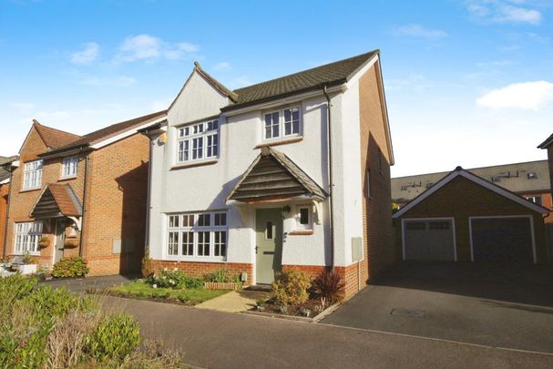 4 bedroom detached house to rent - Photo 1