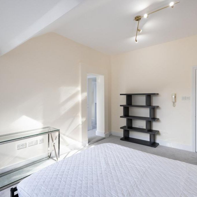 3 bedroom flat to rent - Photo 1