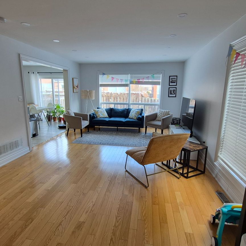 For Lease - 857 Mcnair Circle, Milton, Ontario - Photo 1