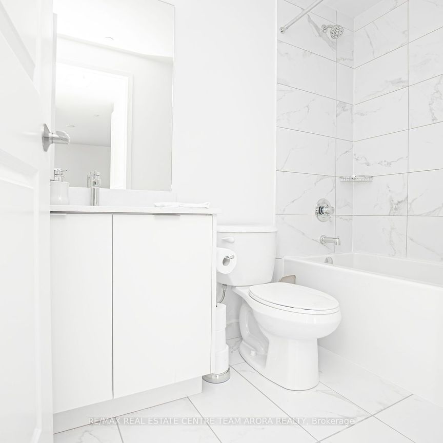 For Lease - 202 Burnhamthorpe Road Unit# 903, Mississauga, Ontario - Photo 1