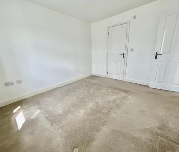 3 bedroom detached house to rent - Photo 2