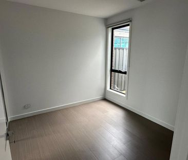 MODERN 4 BEDROOM HOME - Photo 1