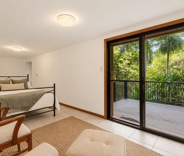 SPACIOUS HINTERLAND HOME WITH FLEXIBLE LIVING & COVERED DECKS - Photo 6