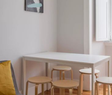 Contemporary room for rent with balcony in 10-bedroom apartment in Penha de França - Photo 4