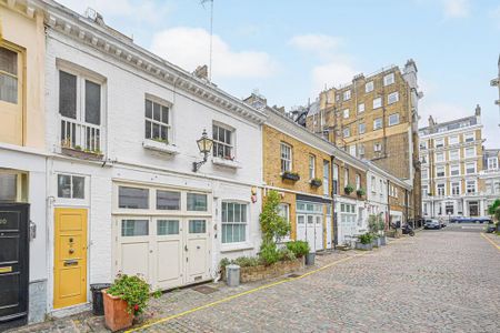3 bedroom mews to rent - Photo 3