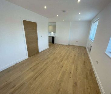 A 2 bedroom maisonette apartment situated in the Tilehurst area of ... - Photo 6