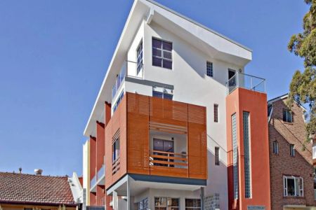 Modern & Bright Split Level Unit in the Heart of Penshurst - Photo 4