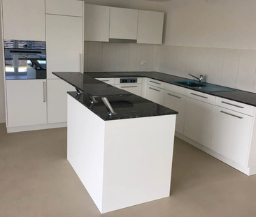 Helle 5.5-Zimmer-Dachwohnung mit Balkon in Aesch ZH – ab September 2026 verfügbar - Foto 1