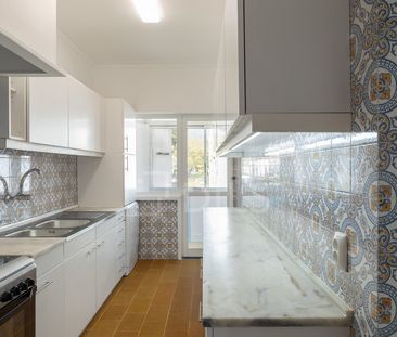 Apartamento T3+1, próximo da praia, para arrendamento no Estoril - Photo 1