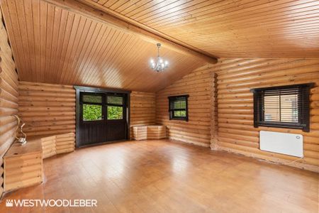 3 bedroom chalet to rent - Photo 2