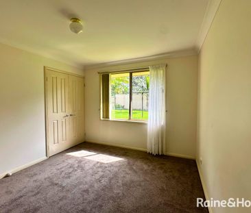 SPACIOUS FAMILY HOME - Photo 3