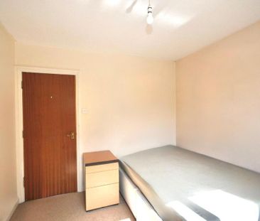 2 bedroom maisonette to rent - Photo 4