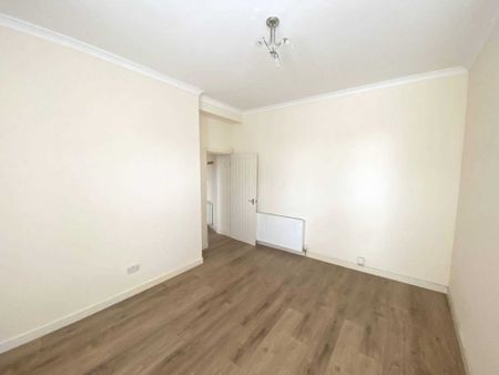 Price £630 pcm - Available 13/06/2025 - Unfurnished - Photo 2