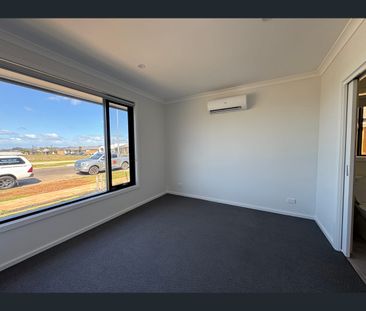 17 Sprout Drive, Tarneit, Vic 3029 - Photo 3