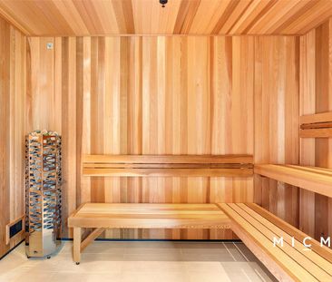 Stylish One Bedroom Apartment Featuring a Study Nook - Photo 2