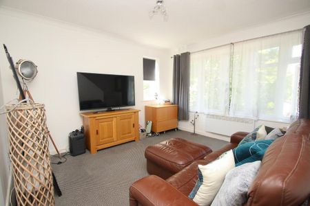 2 bedroom maisonette to rent - Photo 2