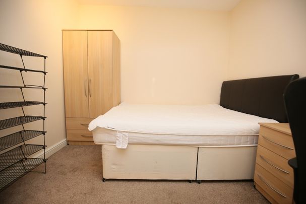 1 Bed Flat, Queen Victoria Road, CV1 - Photo 1