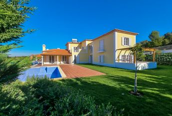 Beautiful 4 bedroom villa in the heart of the historic centre of Sintra